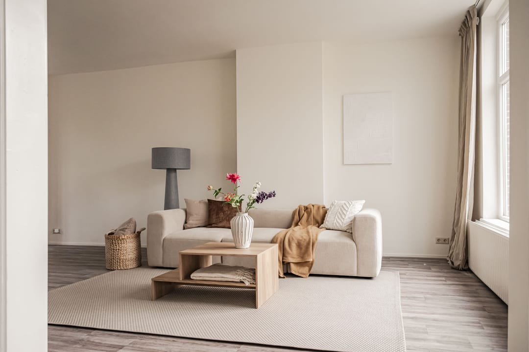 Spacious Upper Floor Apartment with Canal Views in Haarlem — 7