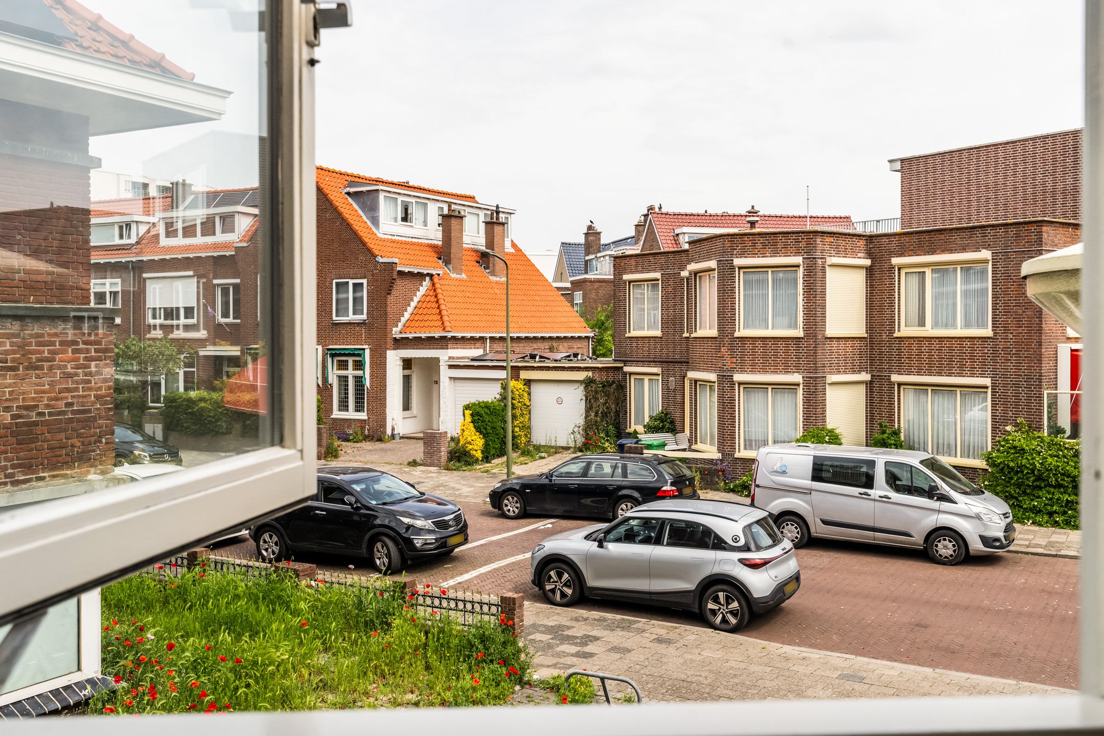 Bright Terraced House with Sunny Southwest Garden in Belgisch Park — 39