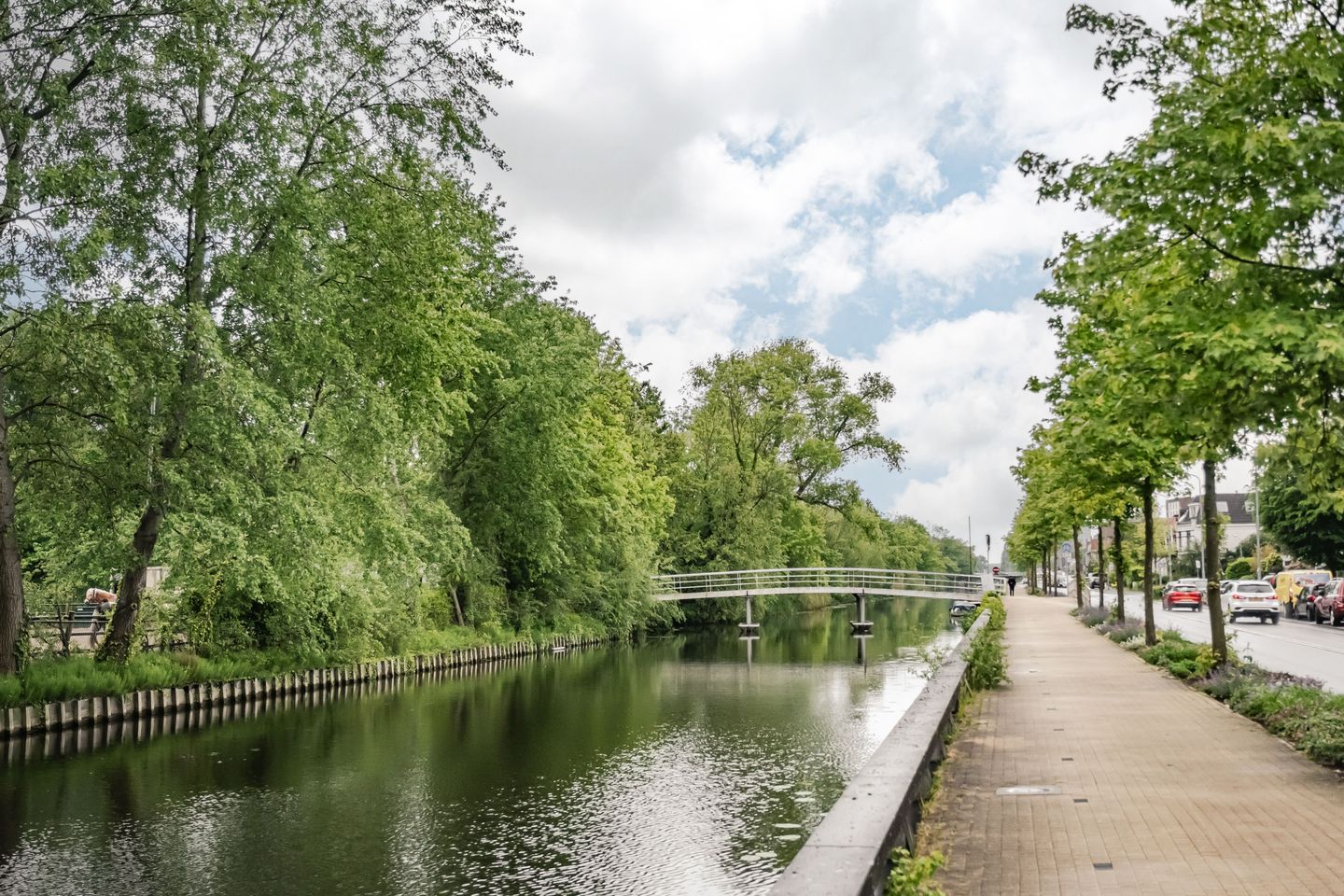 Spacious Upper Floor Apartment with Canal Views in Haarlem — 29