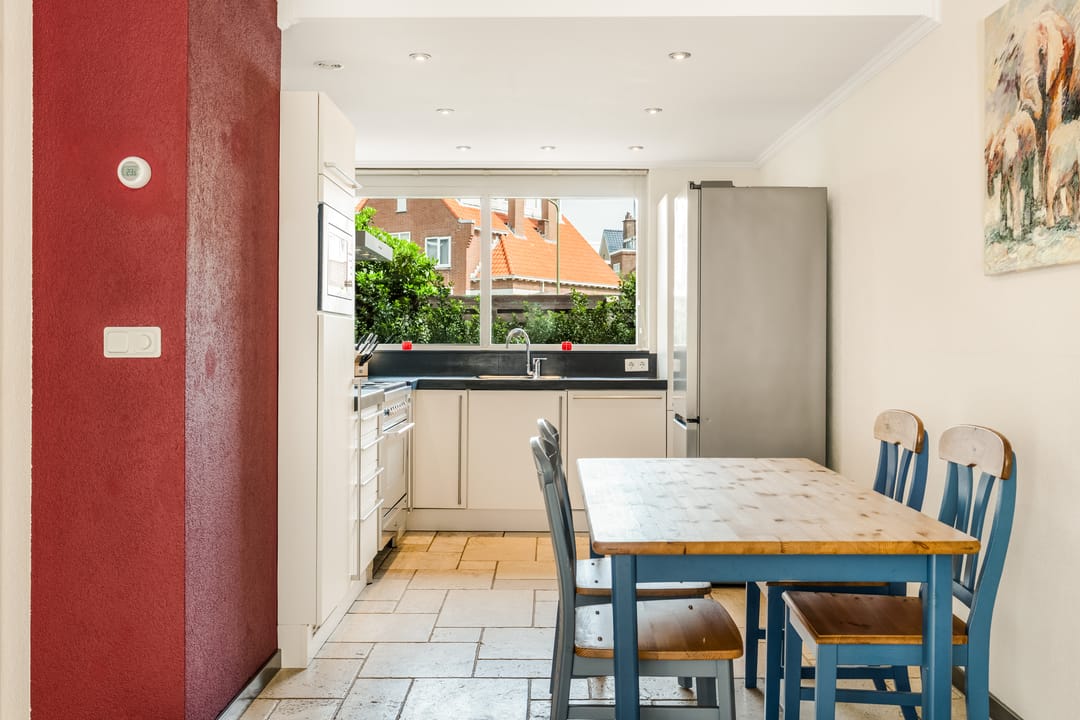 Bright Terraced House with Sunny Southwest Garden in Belgisch Park — 26