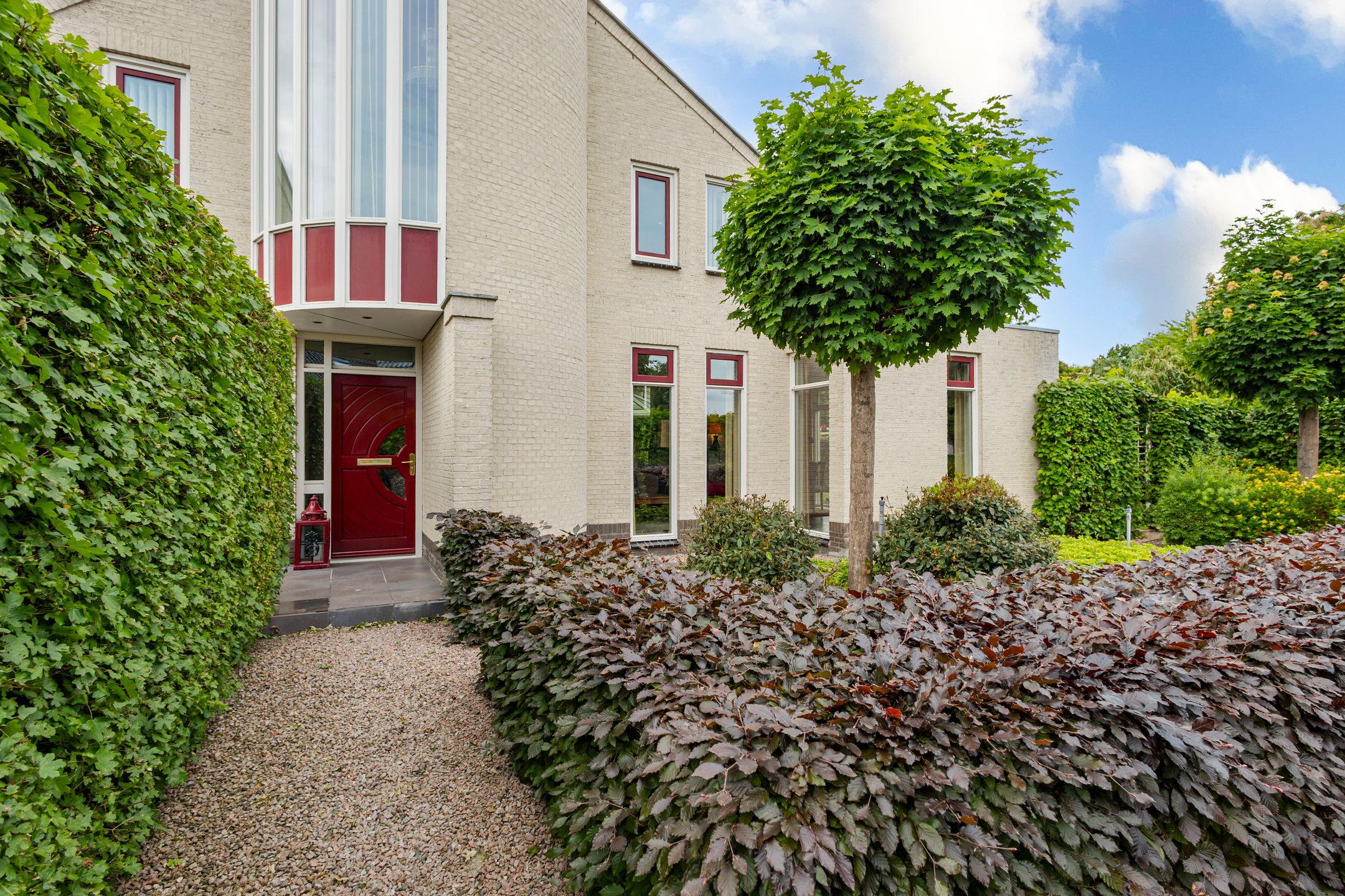 Waterfront Villa with Distinctive Glass Tower in Werkendam — 9