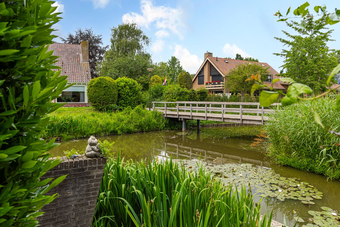 Waterfront Villa with Distinctive Glass Tower in Werkendam — 64