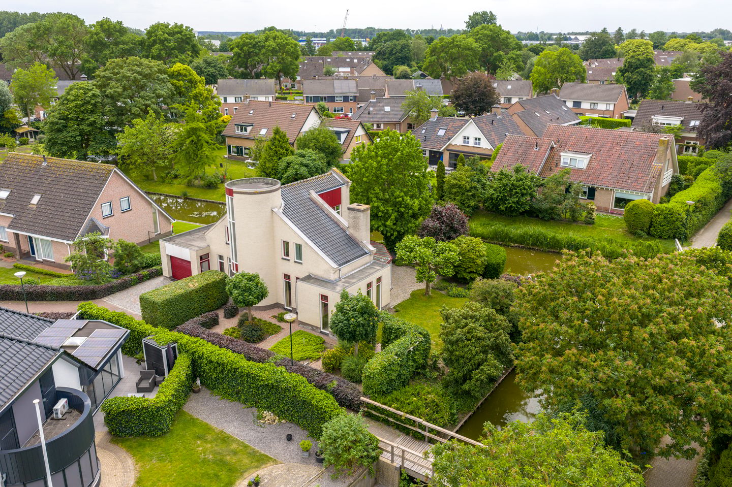 Waterfront Villa with Distinctive Glass Tower in Werkendam — 70