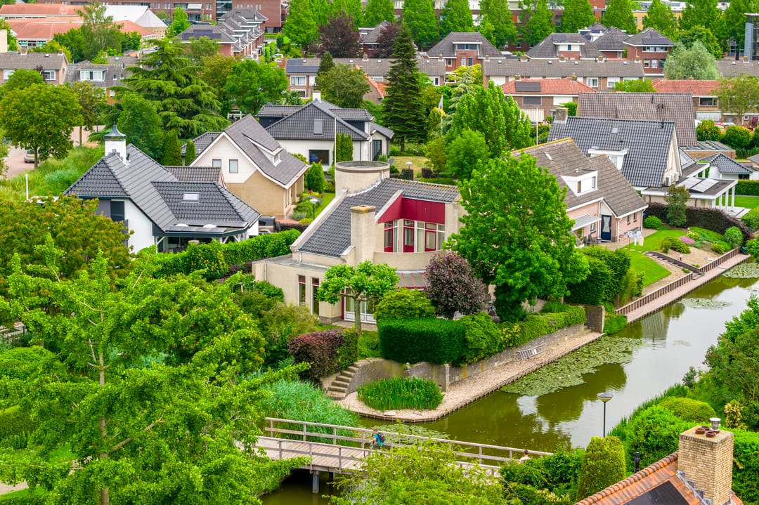 Waterfront Villa with Distinctive Glass Tower in Werkendam — 73