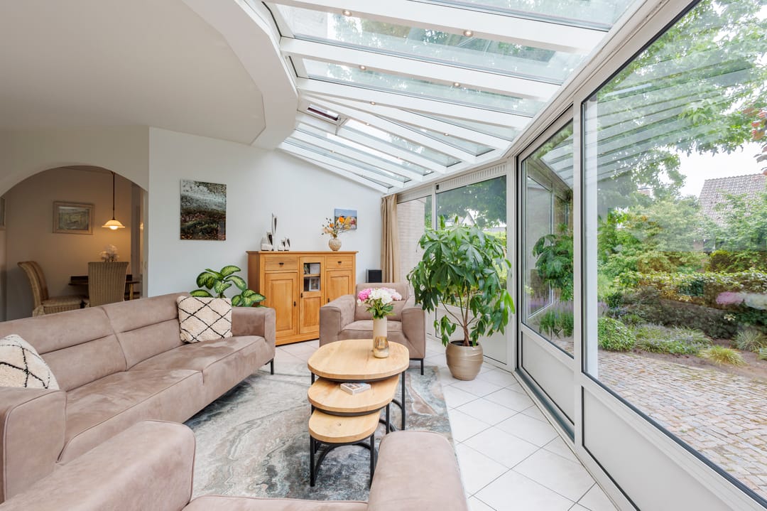 Waterfront Villa with Distinctive Glass Tower in Werkendam — 16