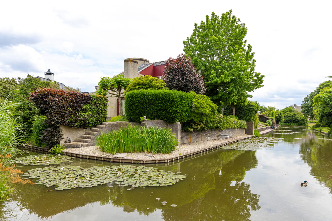 Waterfront Villa with Distinctive Glass Tower in Werkendam — 67