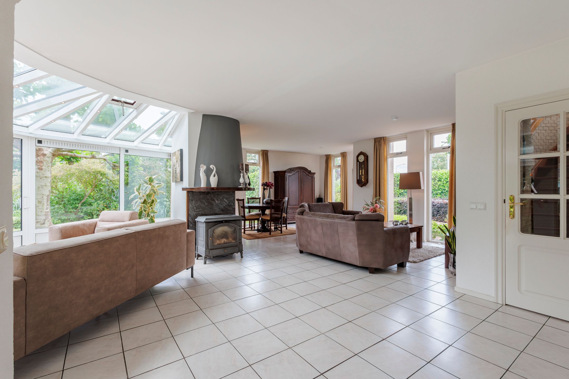 Waterfront Villa with Distinctive Glass Tower in Werkendam — 18