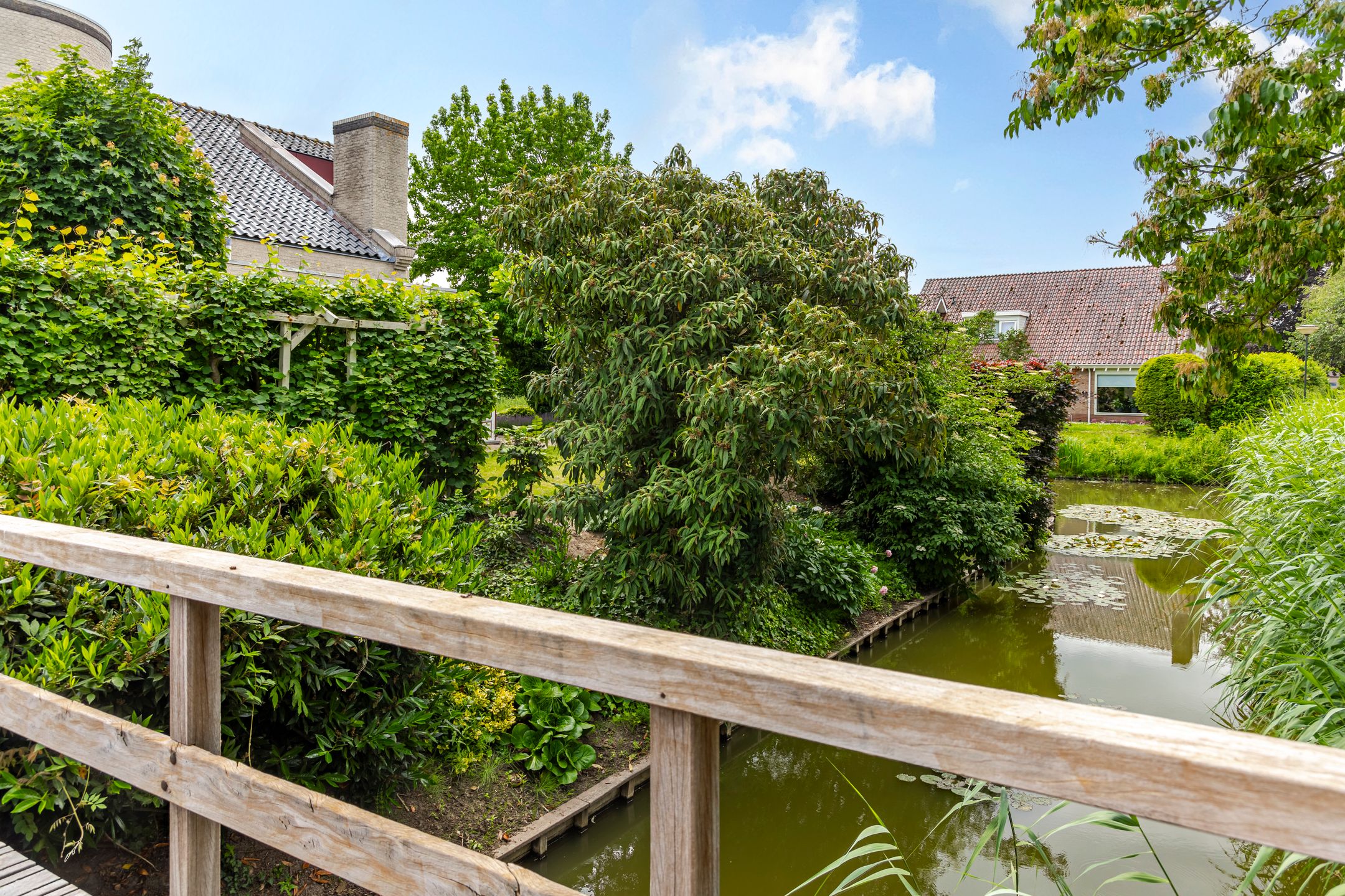 Waterfront Villa with Distinctive Glass Tower in Werkendam — 66