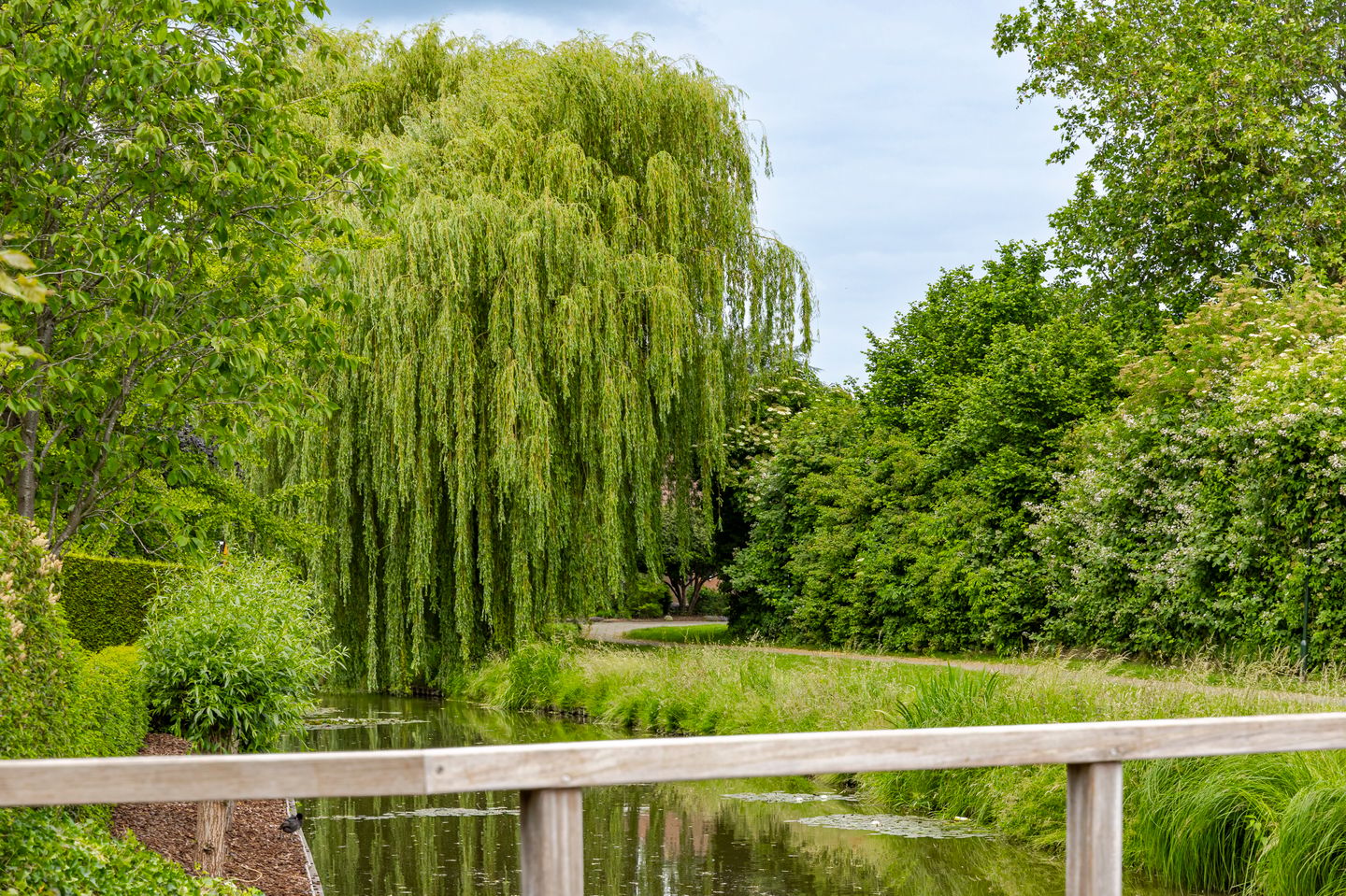 Waterfront Villa with Distinctive Glass Tower in Werkendam — 65