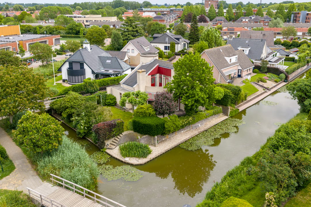 Waterfront Villa with Distinctive Glass Tower in Werkendam — 71