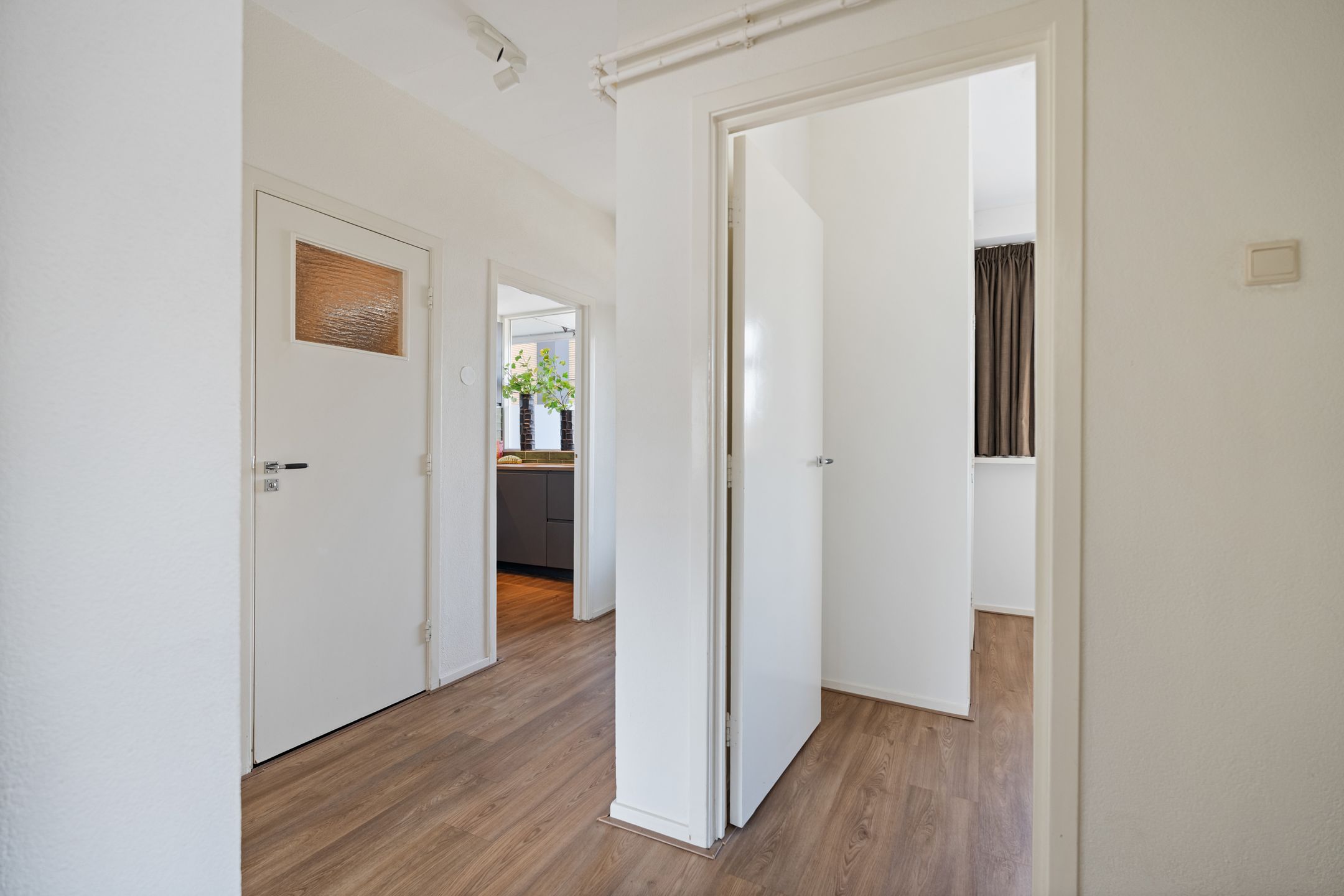 Spacious 3-Room Apartment with Balcony in Central Hilversum — 15