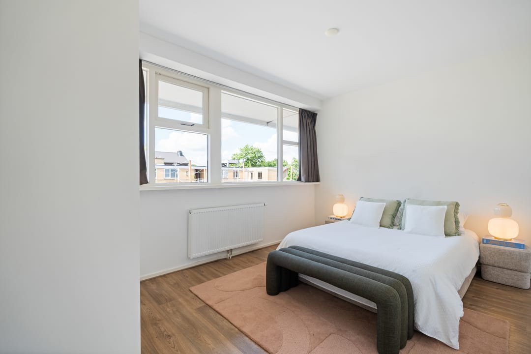 Spacious 3-Room Apartment with Balcony in Central Hilversum — 11