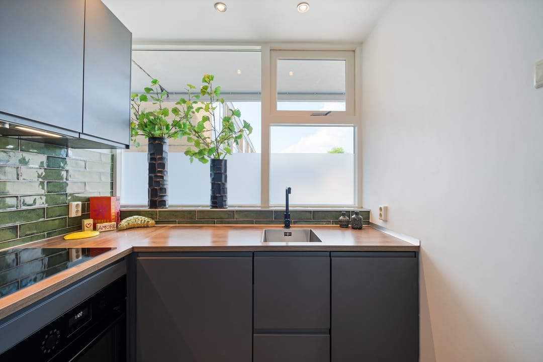 Spacious 3-Room Apartment with Balcony in Central Hilversum — 7