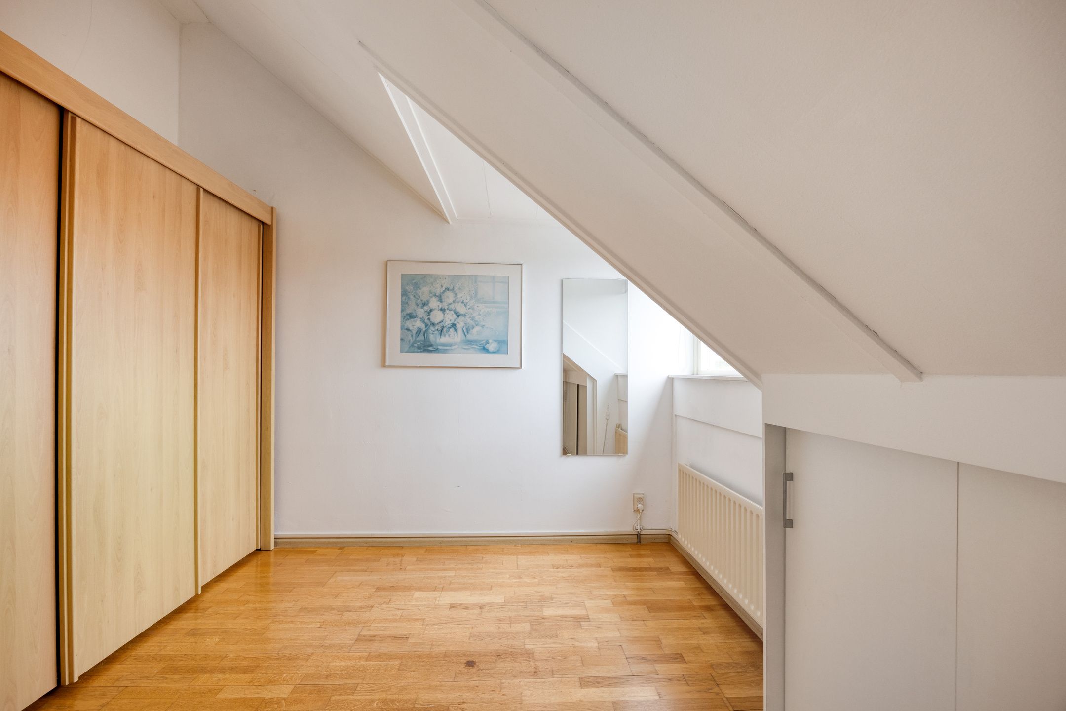 Spacious Semi-Detached Home with Water Views and Private Garage in Rokkeveen — 27