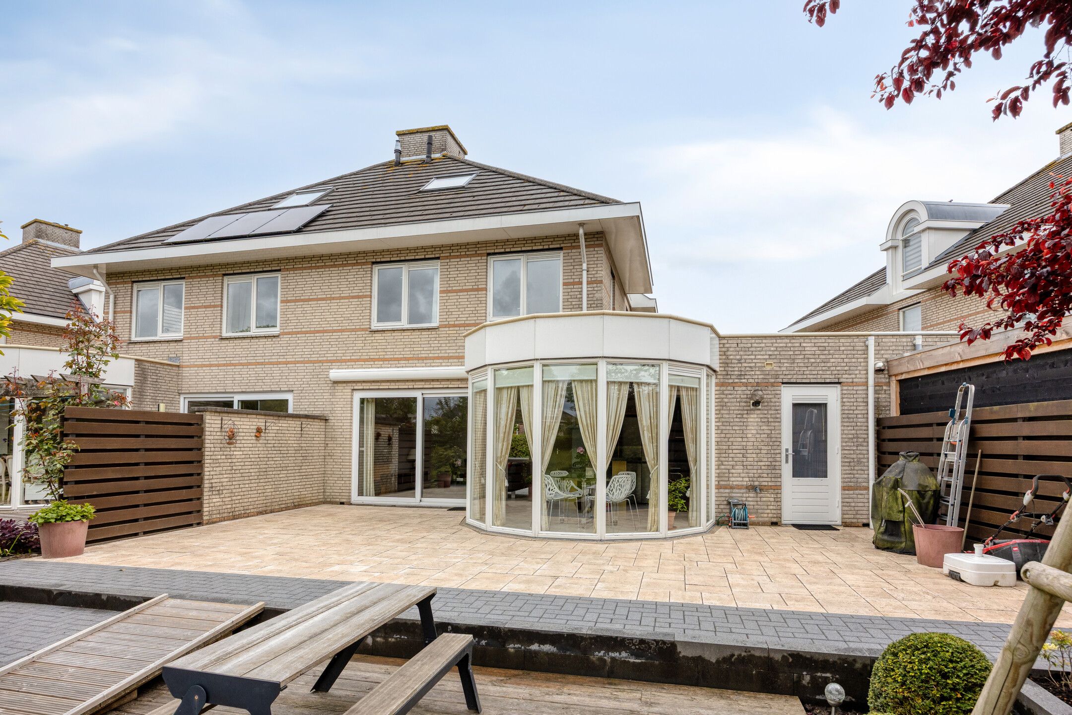 Spacious Semi-Detached Home with Water Views and Private Garage in Rokkeveen — 30