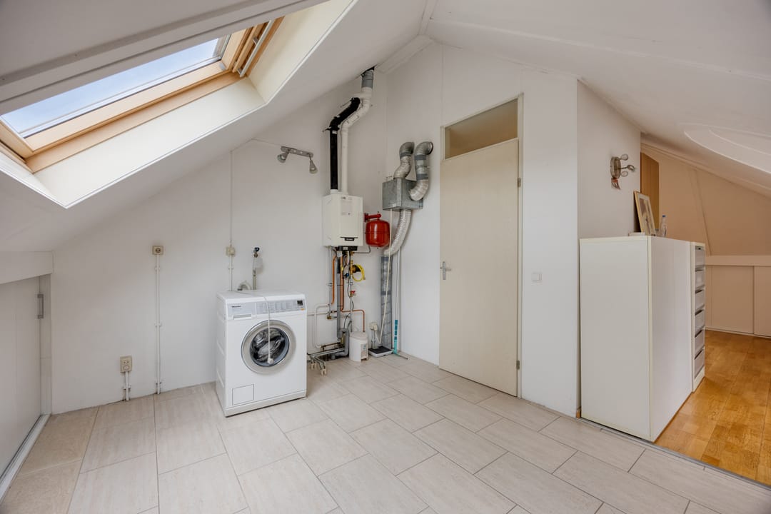 Spacious Semi-Detached Home with Water Views and Private Garage in Rokkeveen — 28