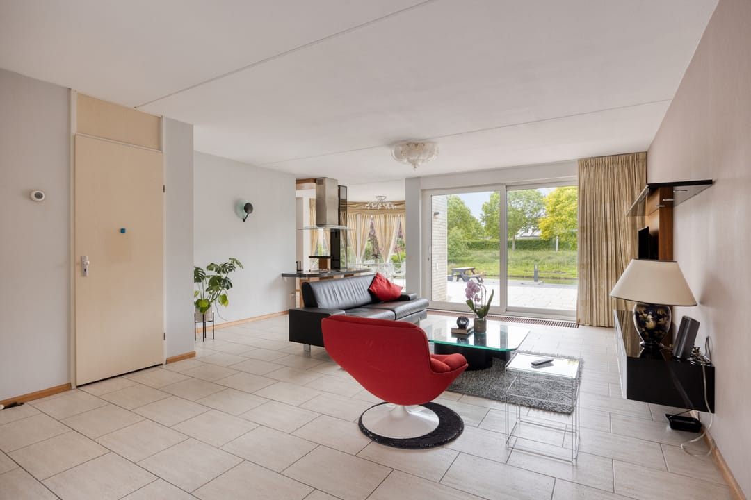 Spacious Semi-Detached Home with Water Views and Private Garage in Rokkeveen — 8