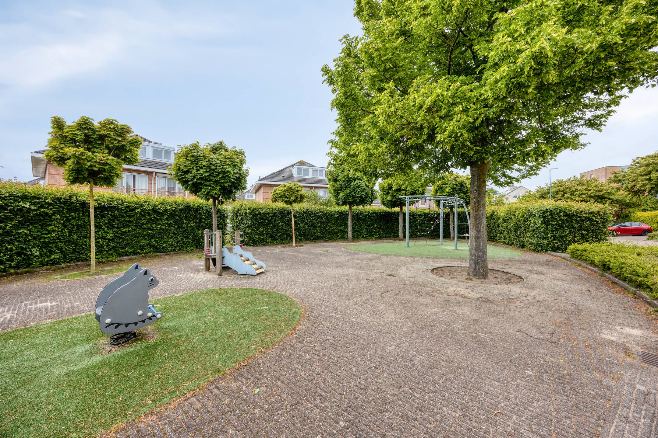 Spacious Semi-Detached Home with Water Views and Private Garage in Rokkeveen — 36