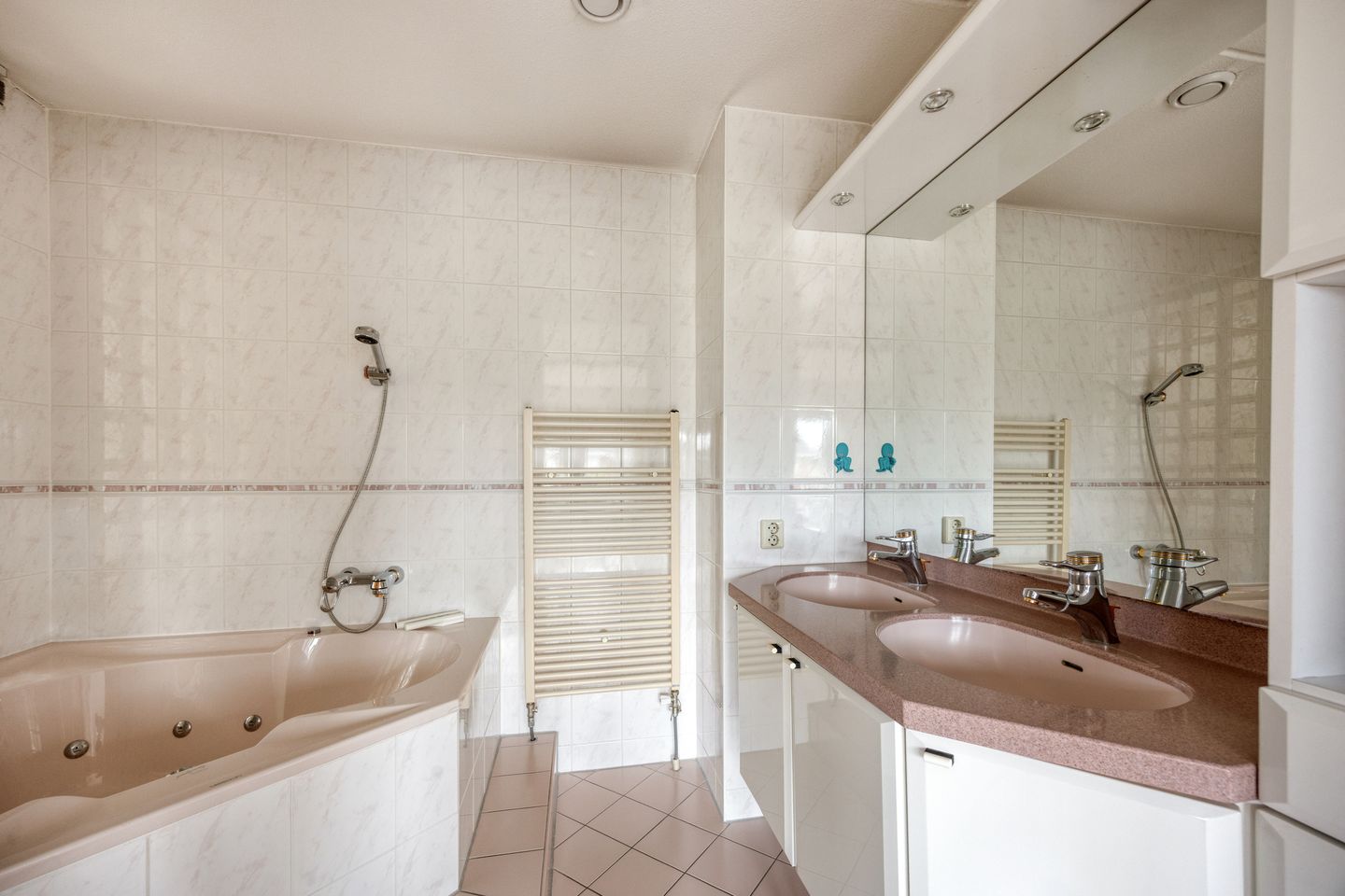 Spacious Semi-Detached Home with Water Views and Private Garage in Rokkeveen — 19