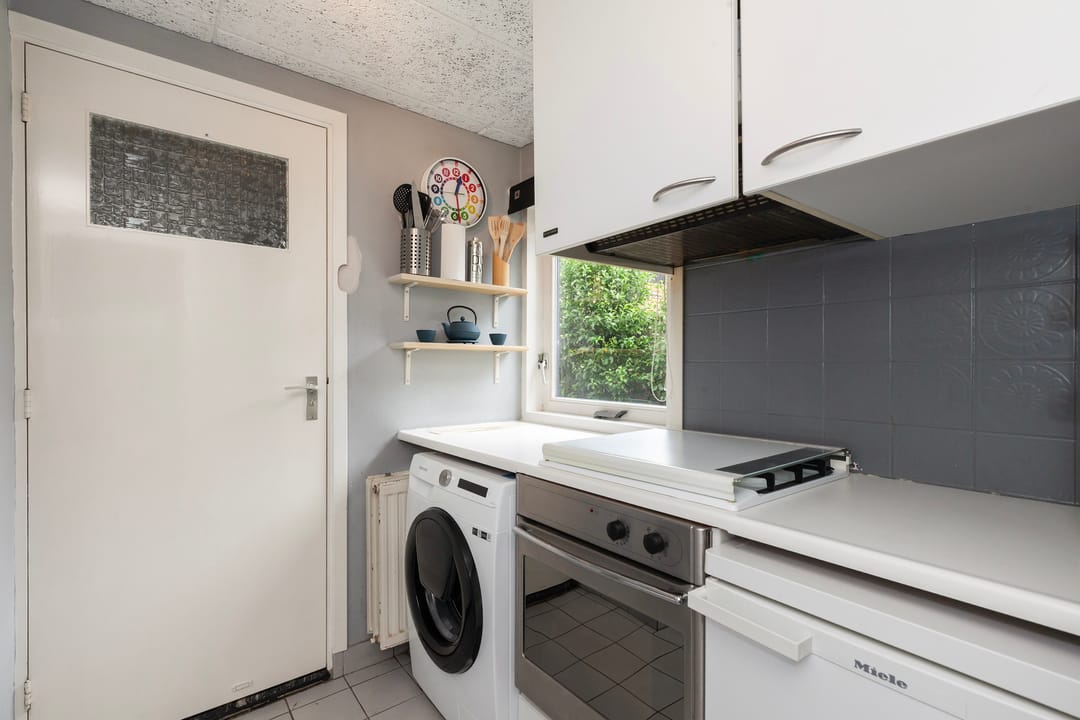 Photo 11 of Prins Bernhardstraat 19