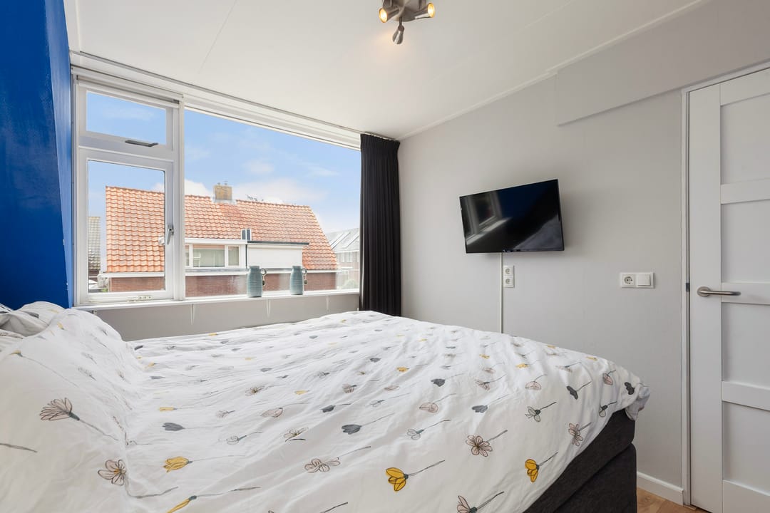 Photo 16 of Prins Bernhardstraat 19