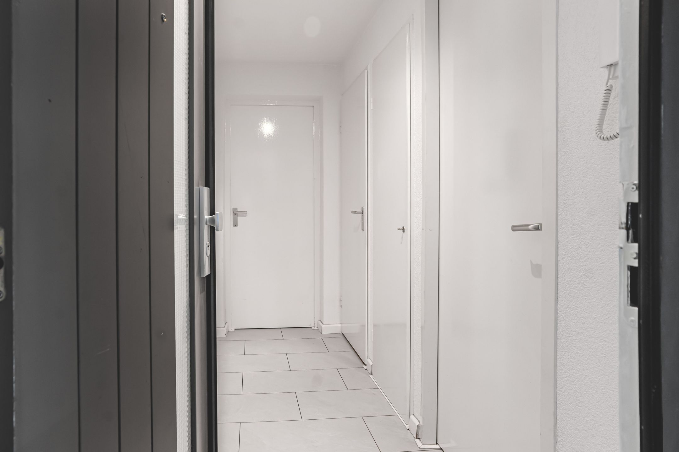 Spacious Four-Room Apartment with Southwest-Facing Terrace in Osdorp — 27
