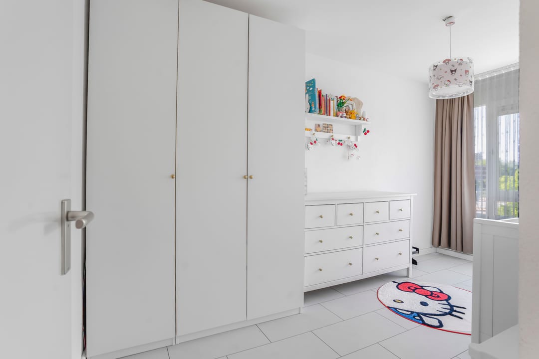 Spacious Four-Room Apartment with Southwest-Facing Terrace in Osdorp — 17