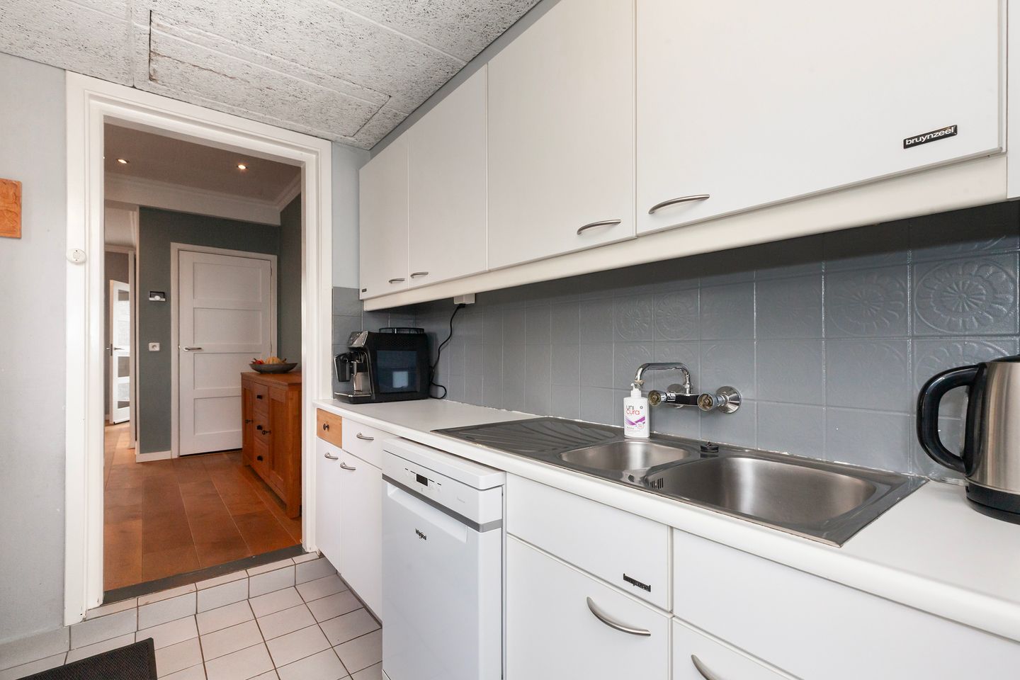 Photo 10 of Prins Bernhardstraat 19