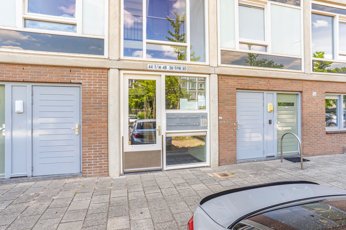 Spacious Four-Room Apartment with Southwest-Facing Terrace in Osdorp — 34