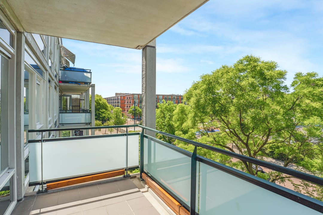 Spacious Four-Room Apartment with Southwest-Facing Terrace in Osdorp — 7