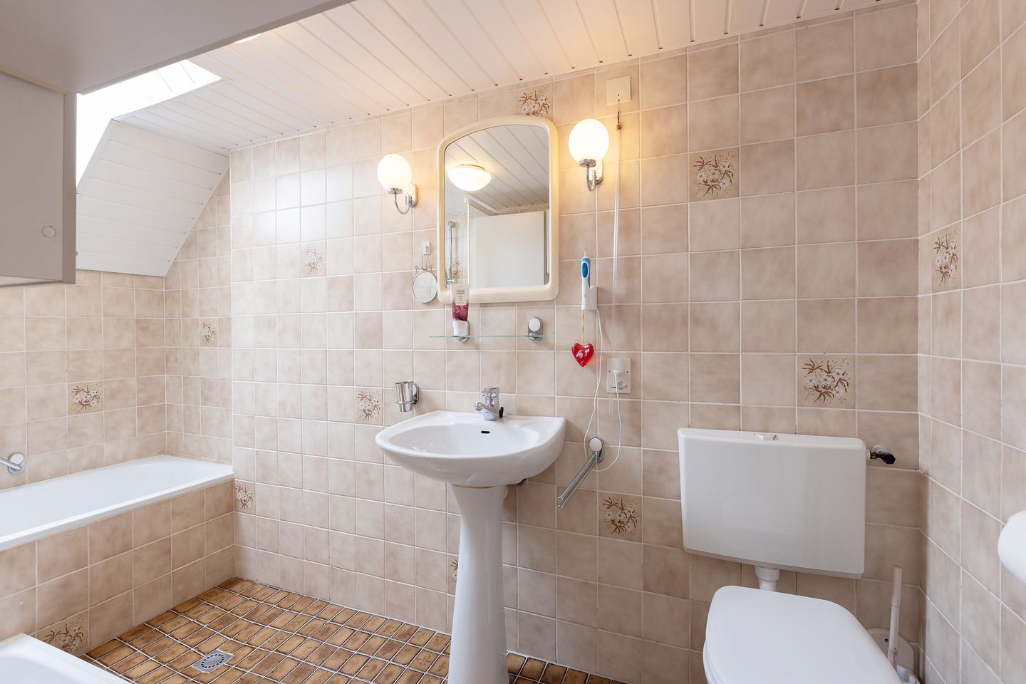 Charming Detached Farmhouse with Guest House in the Achterhoek Countryside — 14