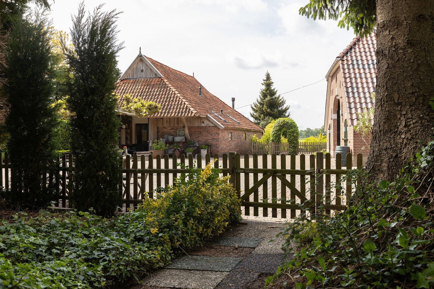 Charming Detached Farmhouse with Guest House in the Achterhoek Countryside — 40
