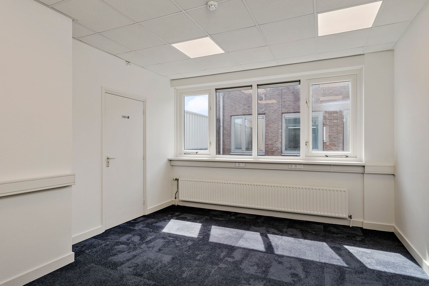 Bekijk foto 4 van Minervum 7068-A