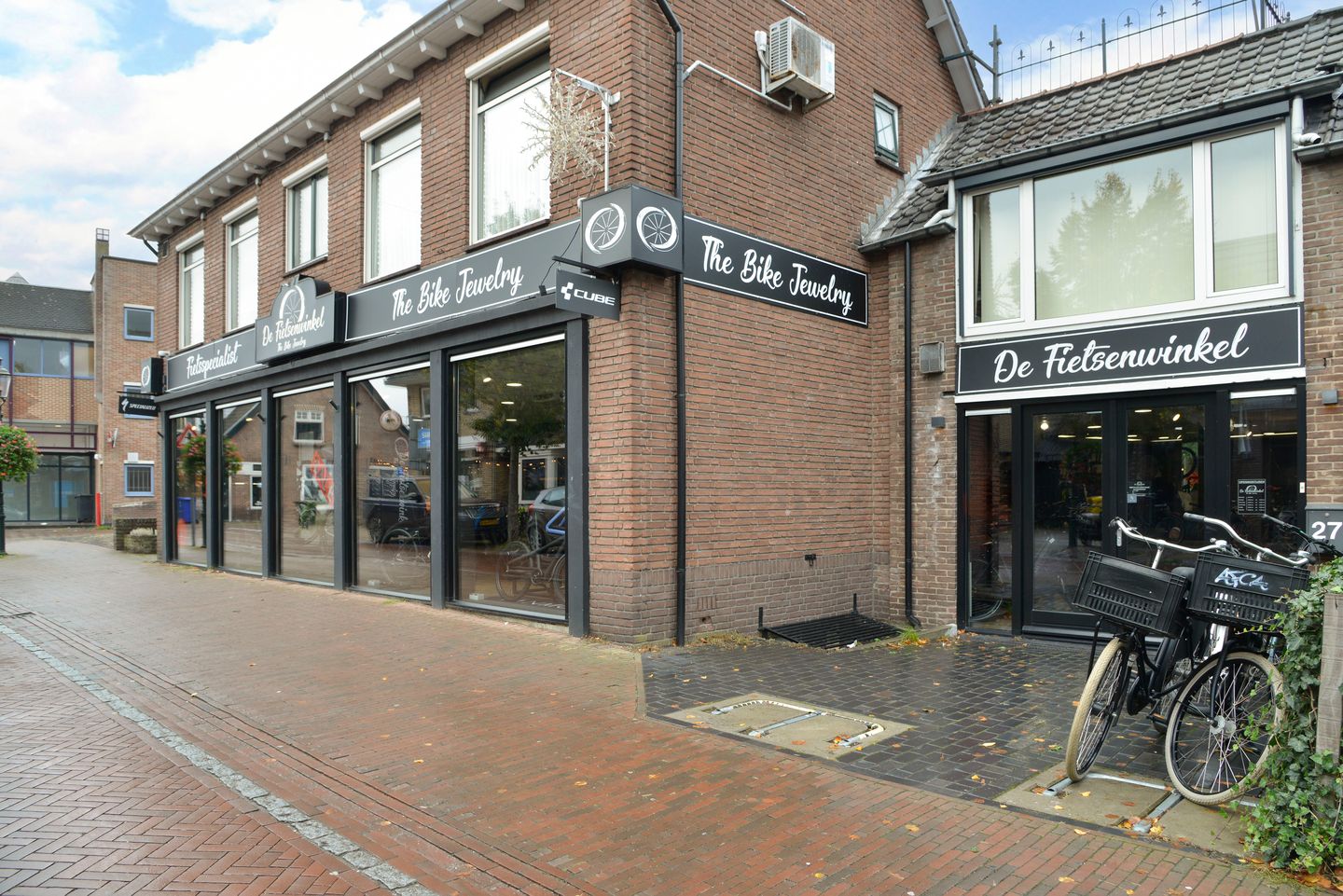 View photo 2 of Kerkstraat 27