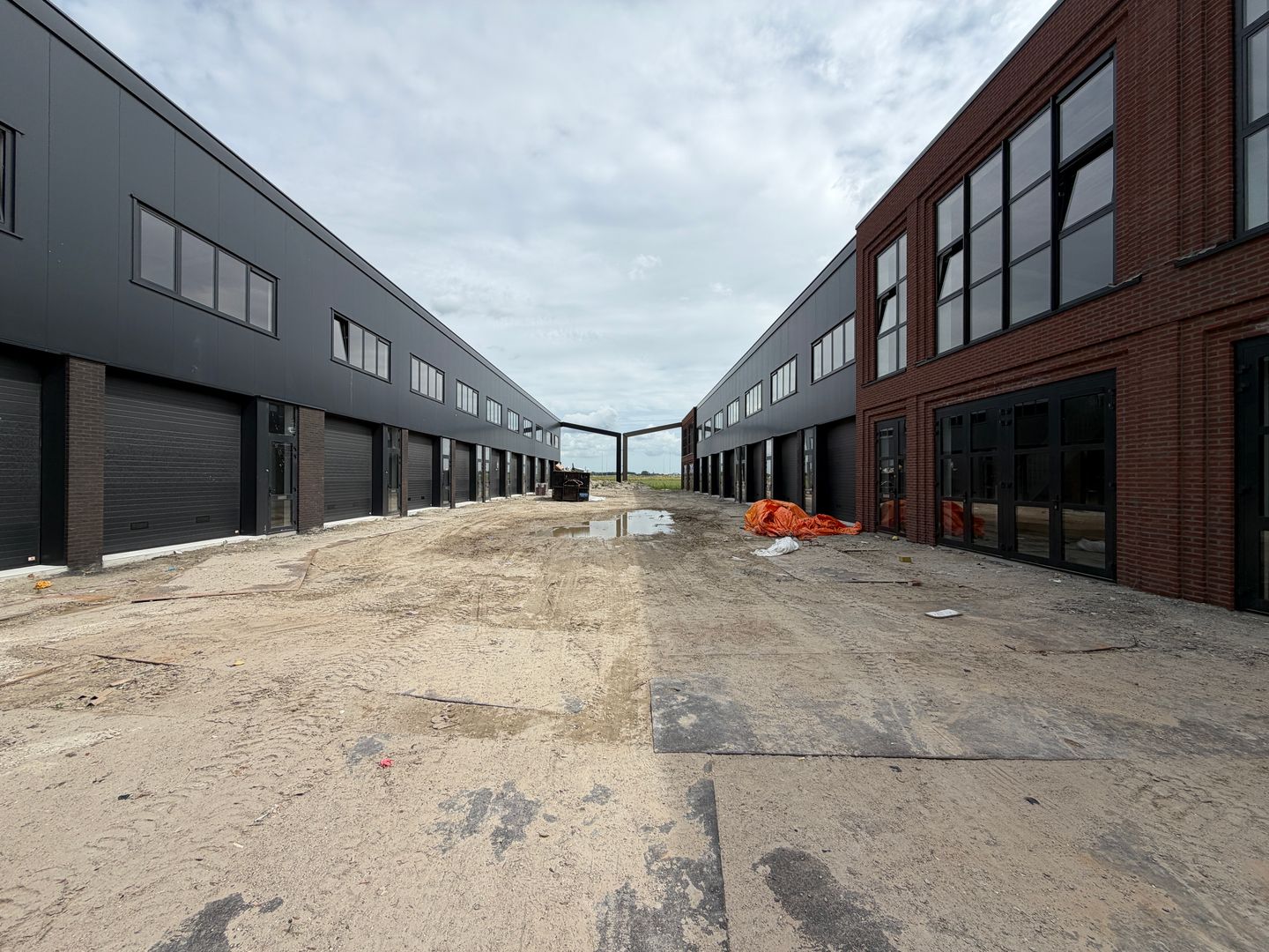View photo 1 of Schipholweg 903-905
