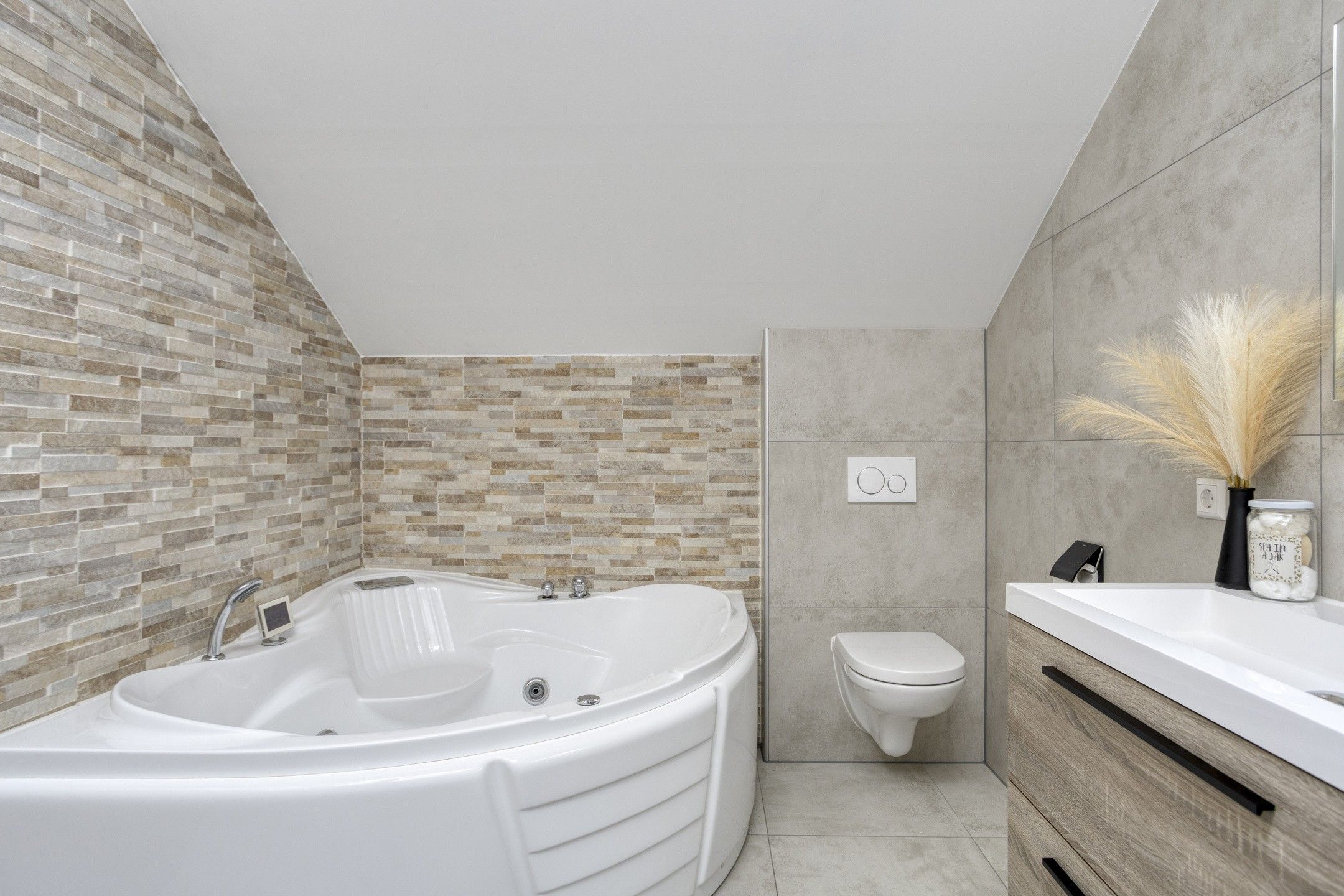 Modernized Corner Home with Luxury Finishes in Tilburg Oud-Zuid — 30