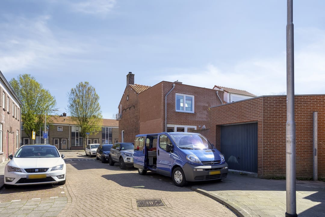 Modernized Corner Home with Luxury Finishes in Tilburg Oud-Zuid — 53