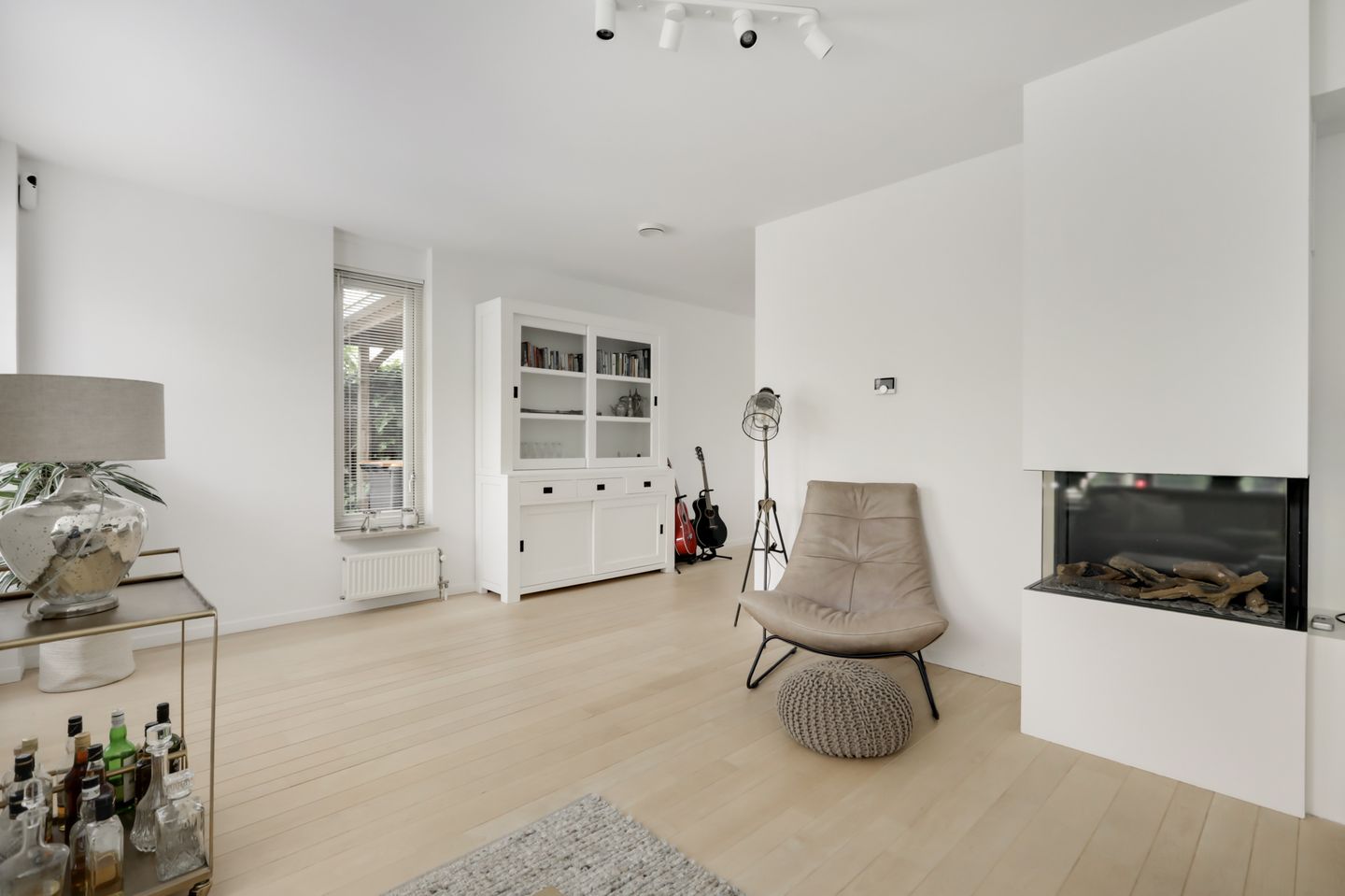 Spacious Semi-Detached Family Home with Garage in Dichteren — 25