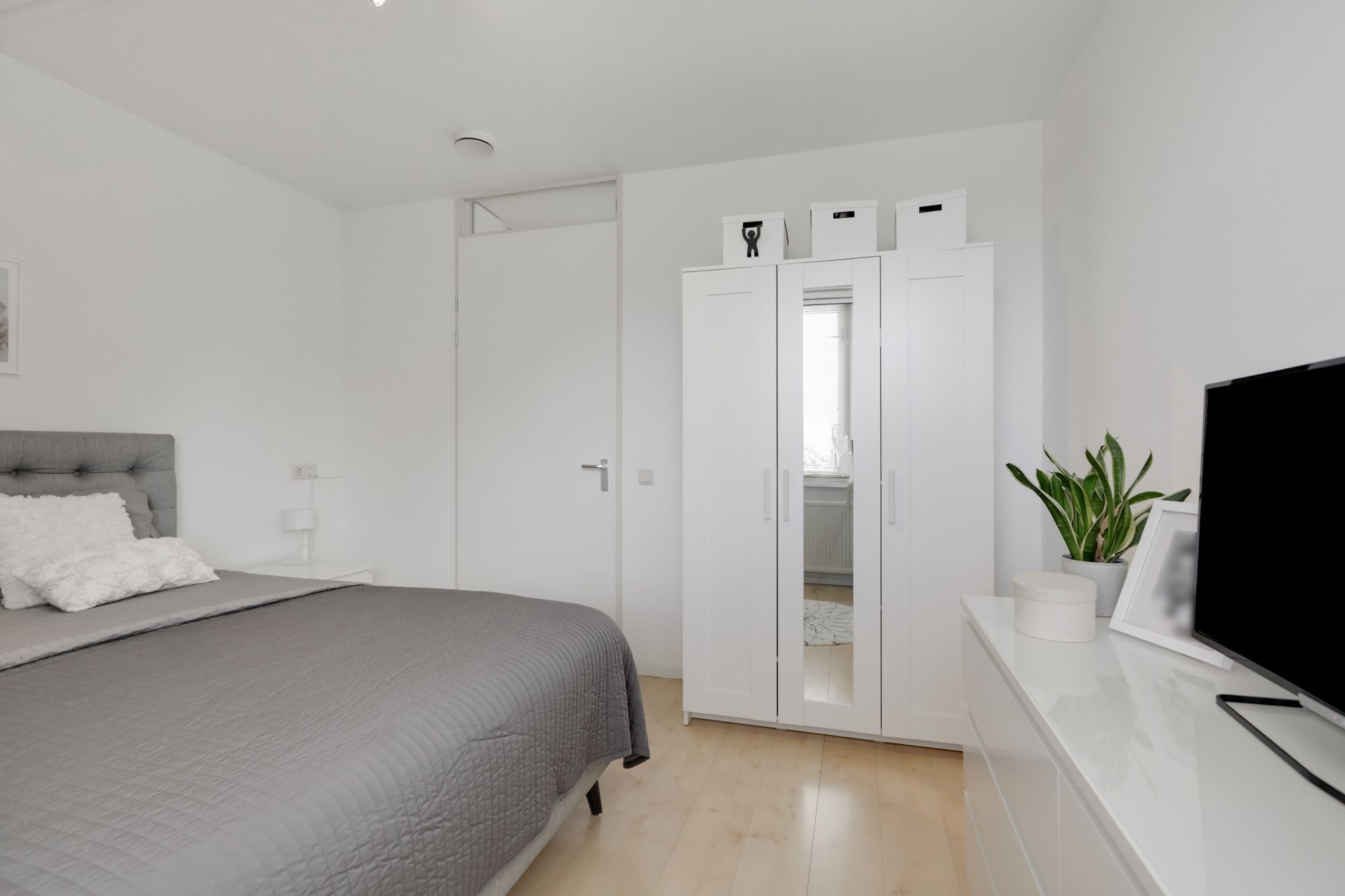 Spacious Semi-Detached Family Home with Garage in Dichteren — 45