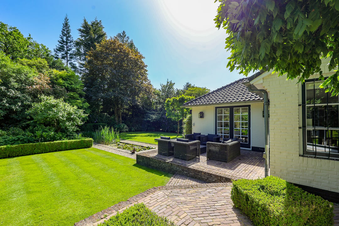 Characterful 1927 Villa with Guesthouse in Blaricum's Golden Triangle — 53