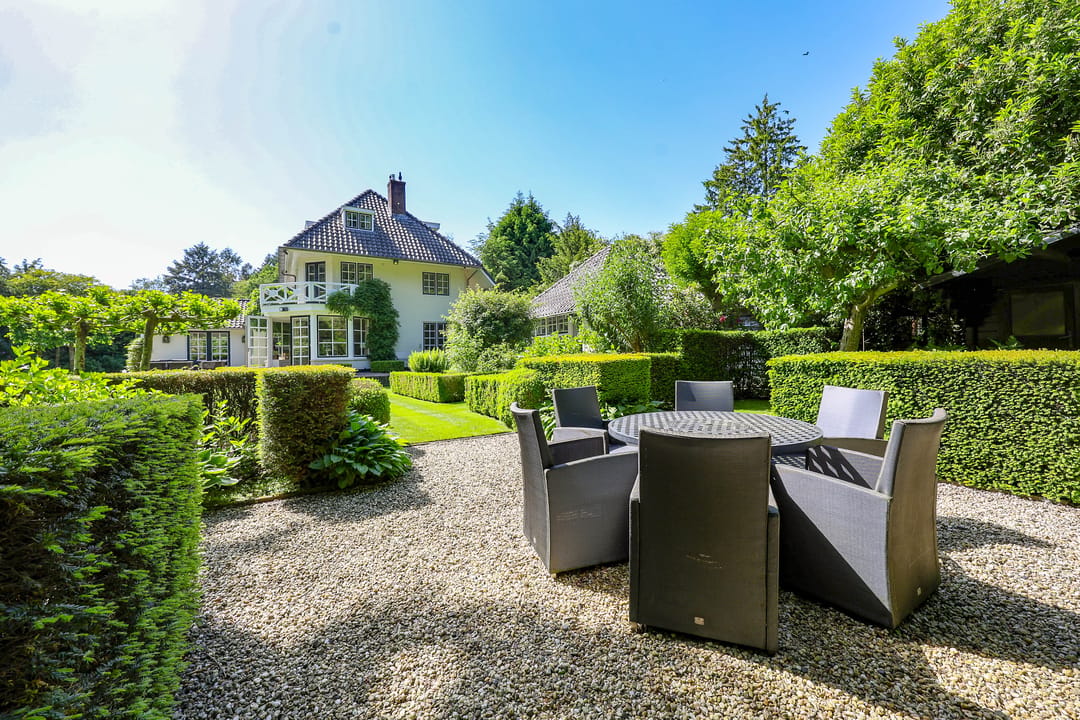 Characterful 1927 Villa with Guesthouse in Blaricum's Golden Triangle — 43