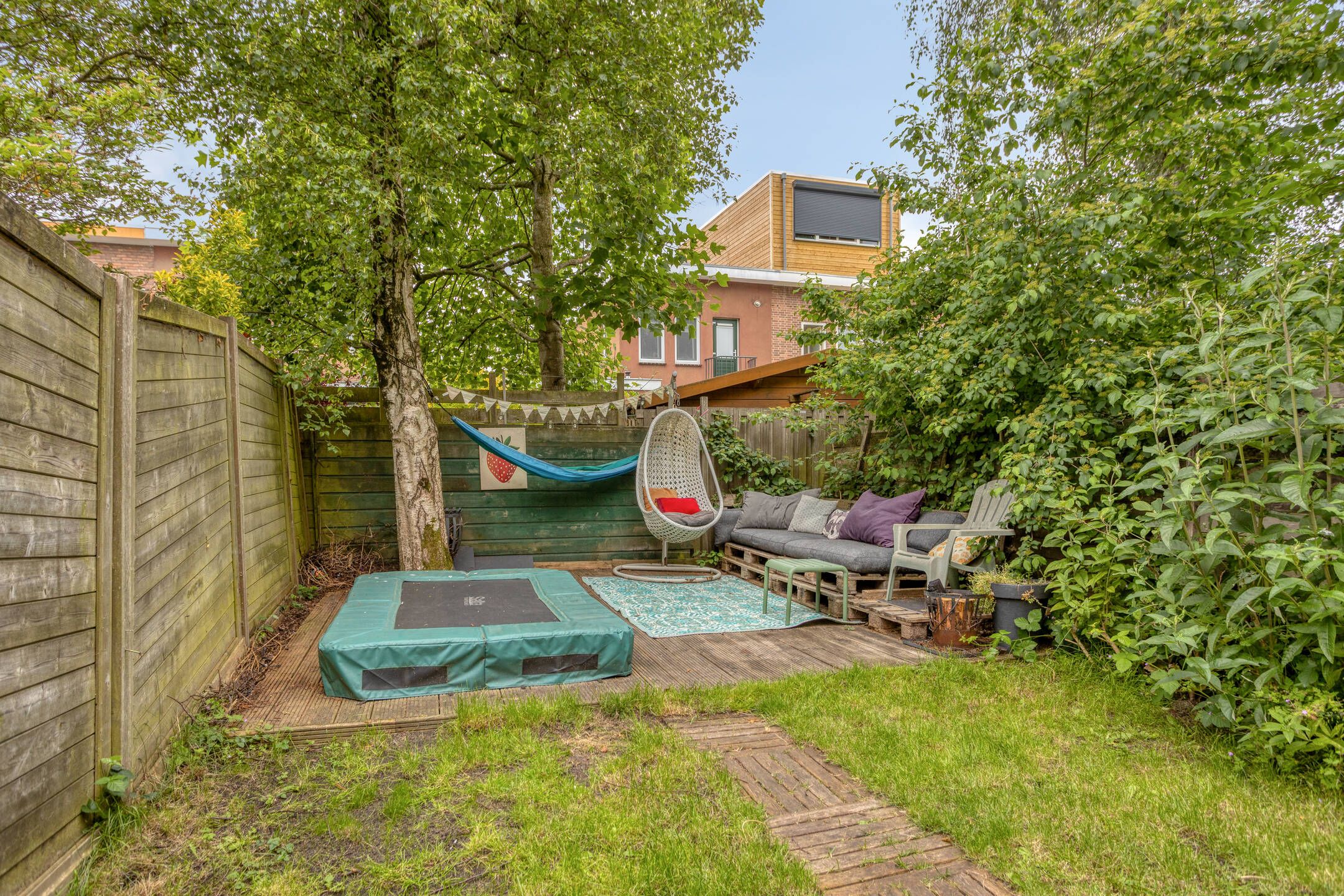 Charming Family Home with West-Facing Garden in Child-Friendly Kadoelen — 24