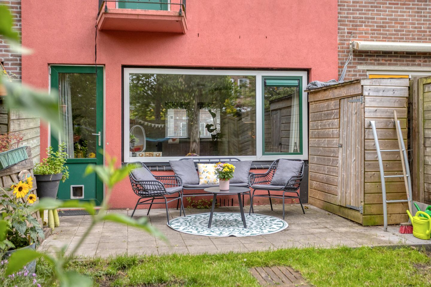 Charming Family Home with West-Facing Garden in Child-Friendly Kadoelen — 25
