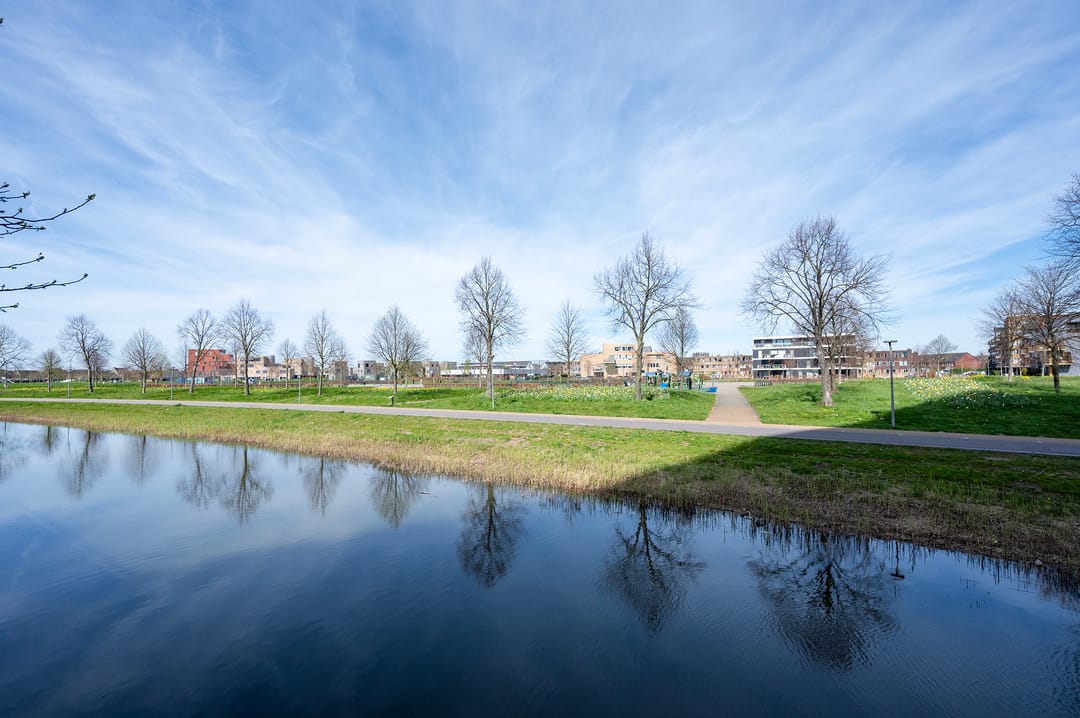 Corner Apartment with Park View in Almere Poort — 23