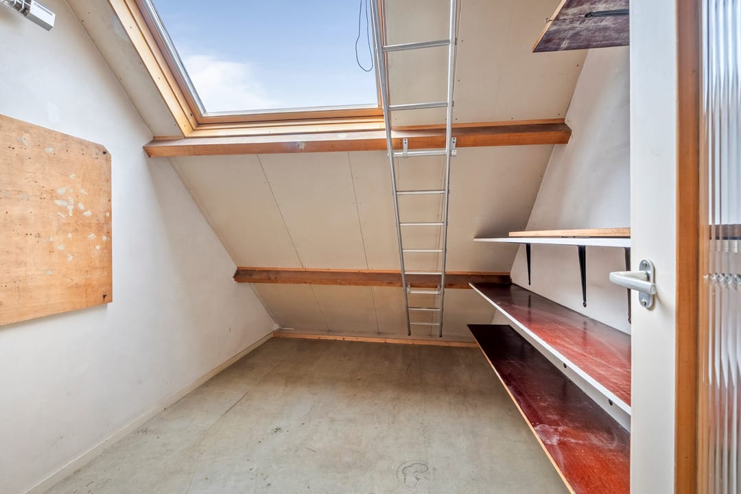 Spacious Six-Bedroom Family Home with South-Facing Garden in Oosterduinkwartier — 37
