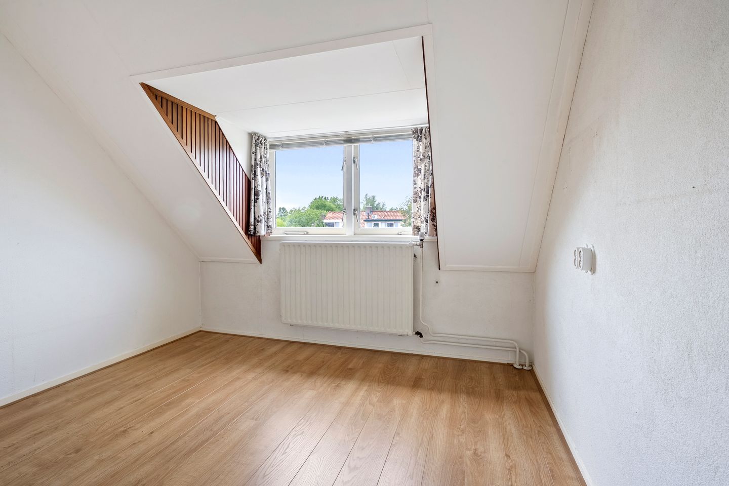 Spacious Six-Bedroom Family Home with South-Facing Garden in Oosterduinkwartier — 34