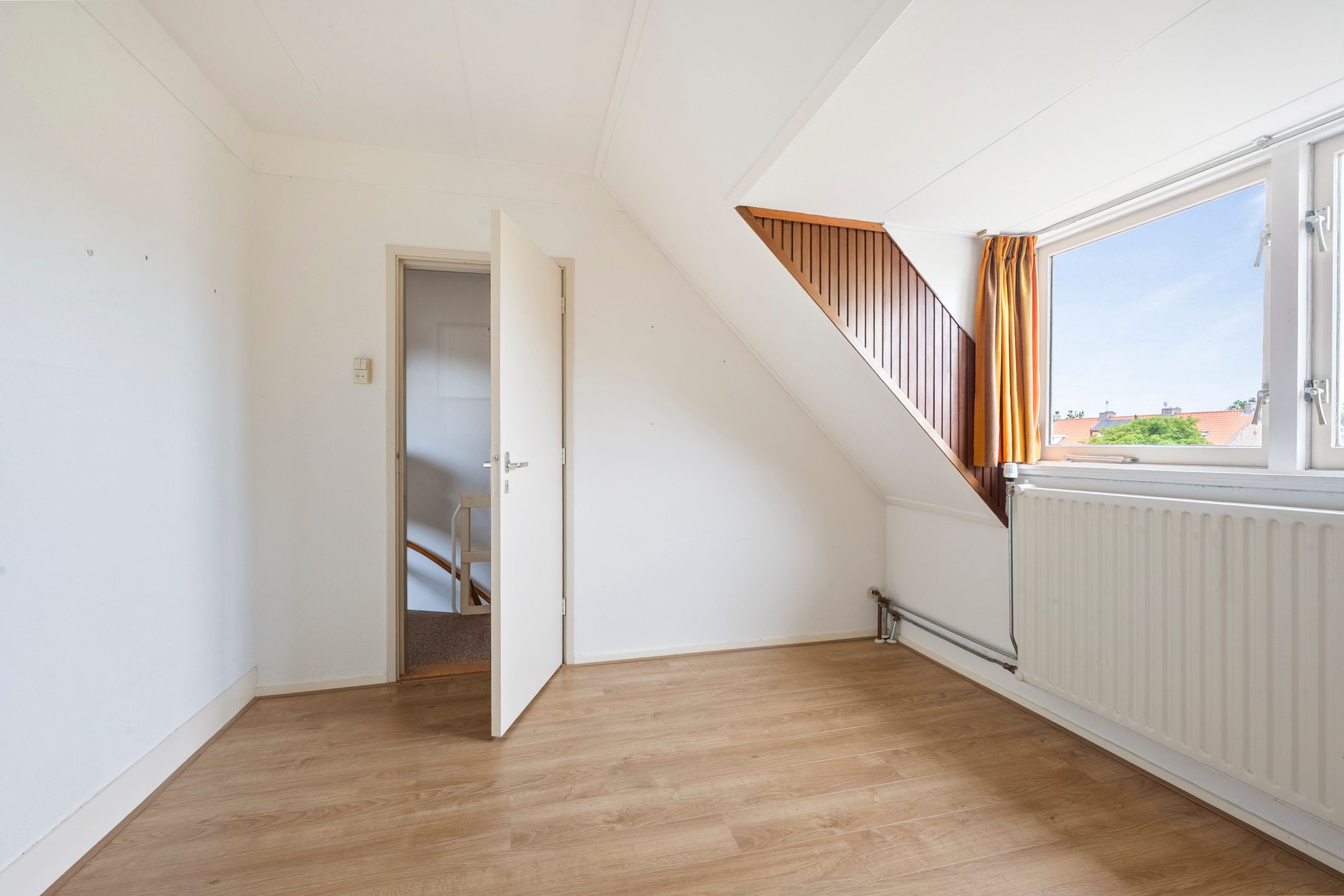 Spacious Six-Bedroom Family Home with South-Facing Garden in Oosterduinkwartier — 39