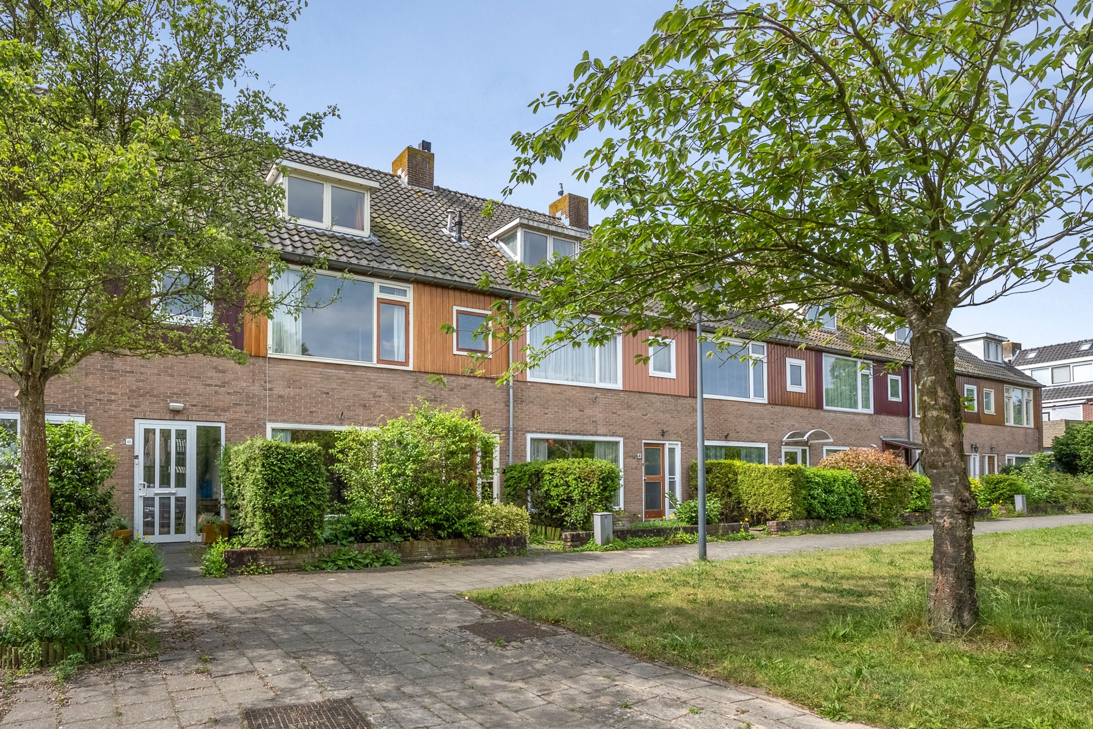 Spacious Six-Bedroom Family Home with South-Facing Garden in Oosterduinkwartier — 42