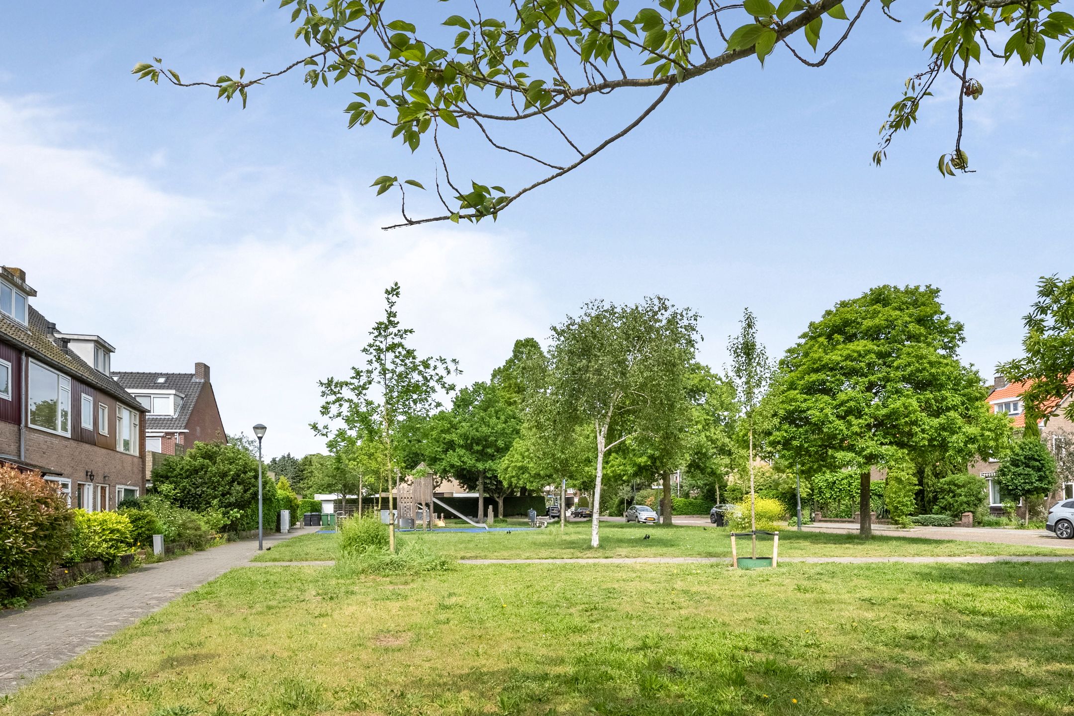 Spacious Six-Bedroom Family Home with South-Facing Garden in Oosterduinkwartier — 45