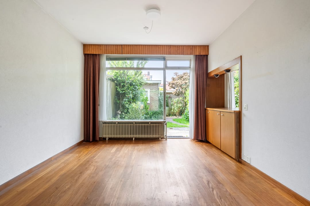 Spacious Six-Bedroom Family Home with South-Facing Garden in Oosterduinkwartier — 8